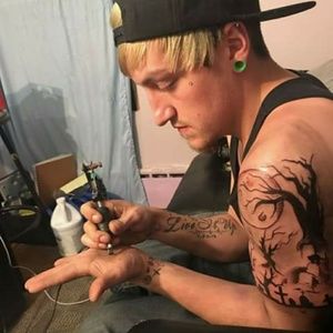 Meet your Posher, Avery